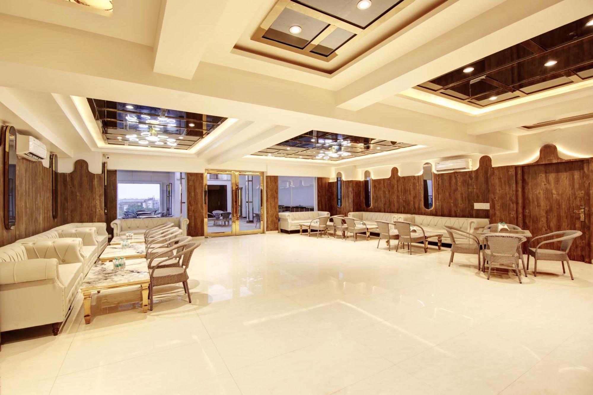 Marks Hotel & Banquet Noida Bagian luar foto