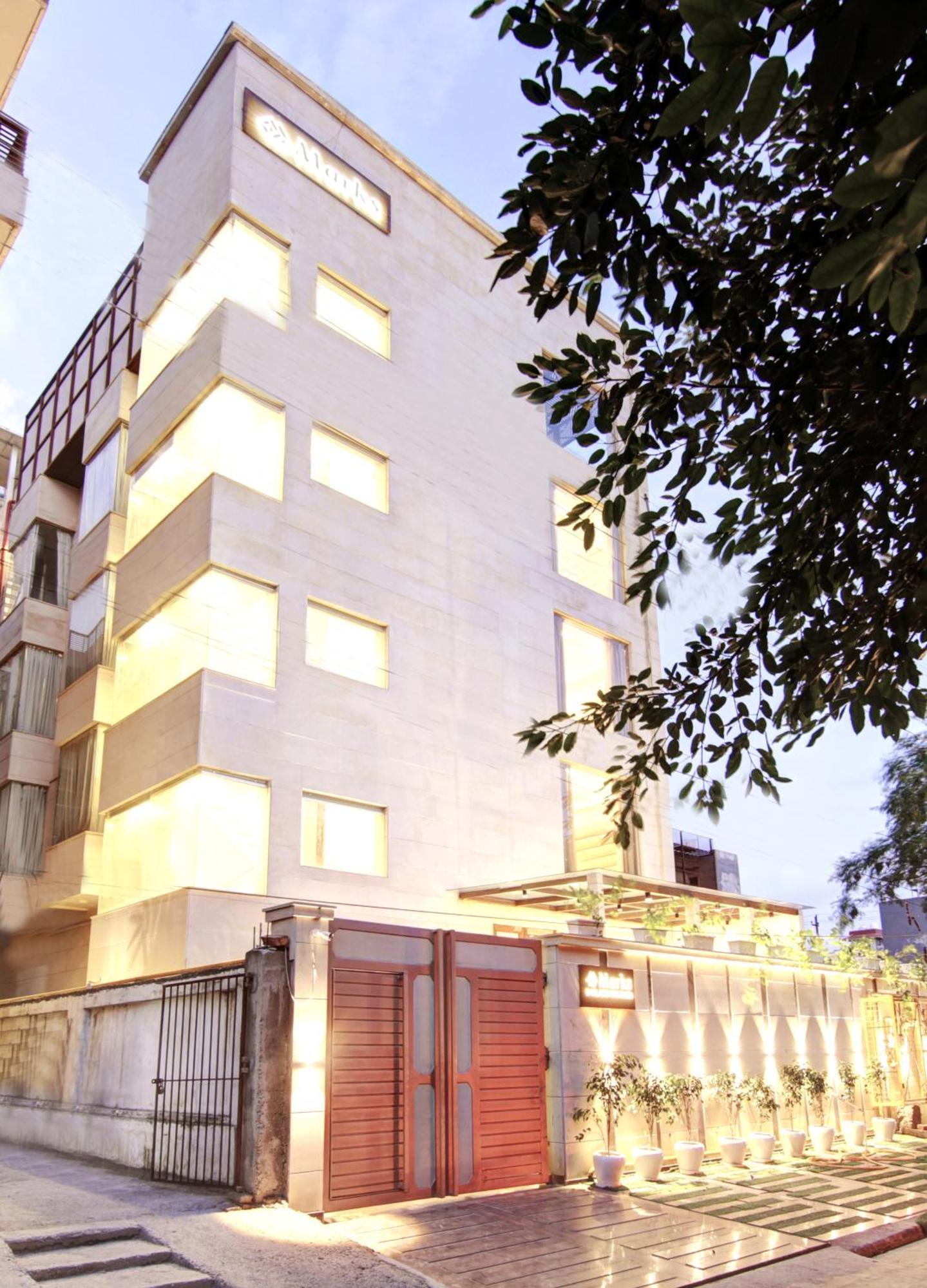Marks Hotel & Banquet Noida Bagian luar foto