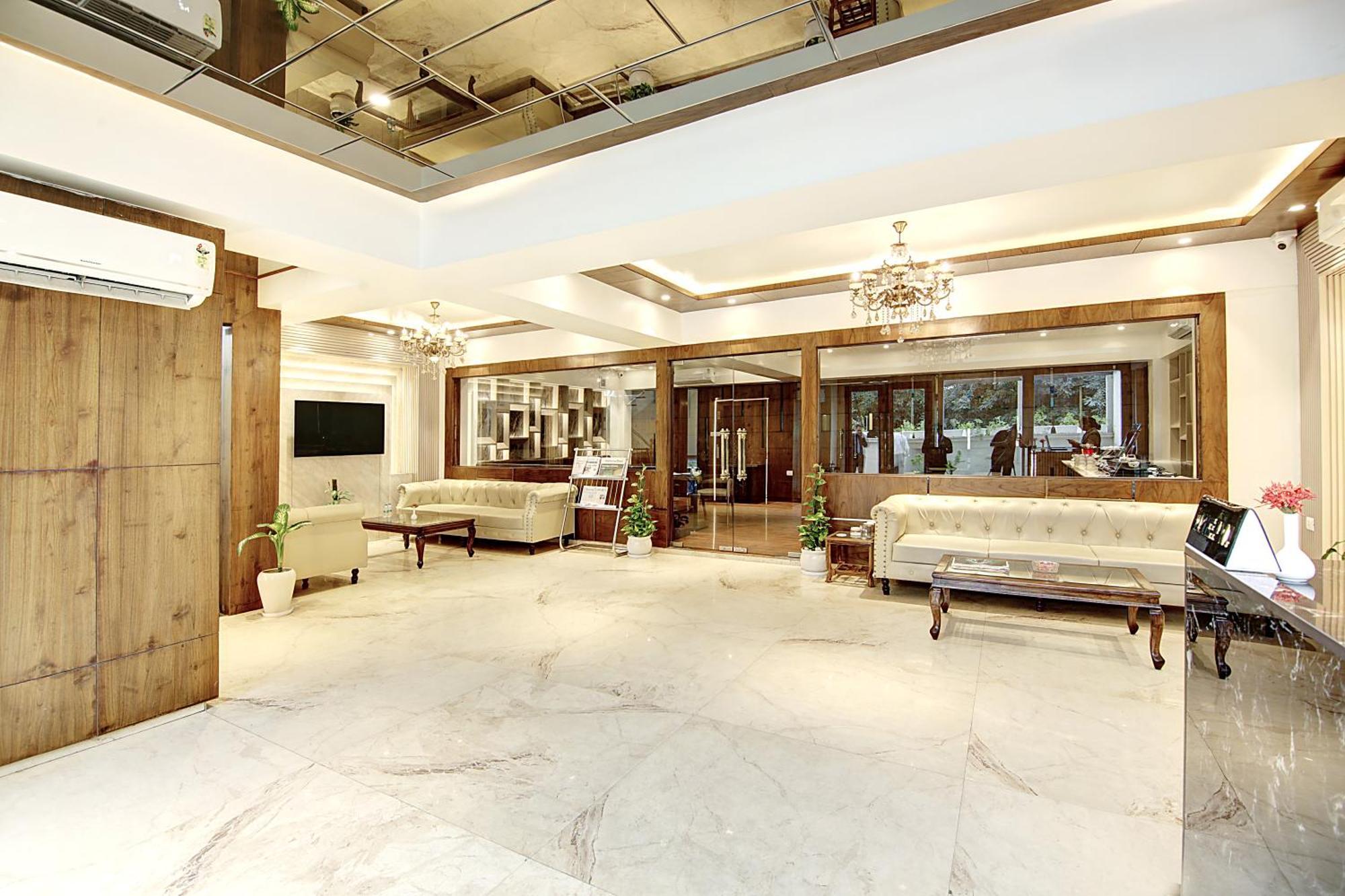 Marks Hotel & Banquet Noida Bagian luar foto