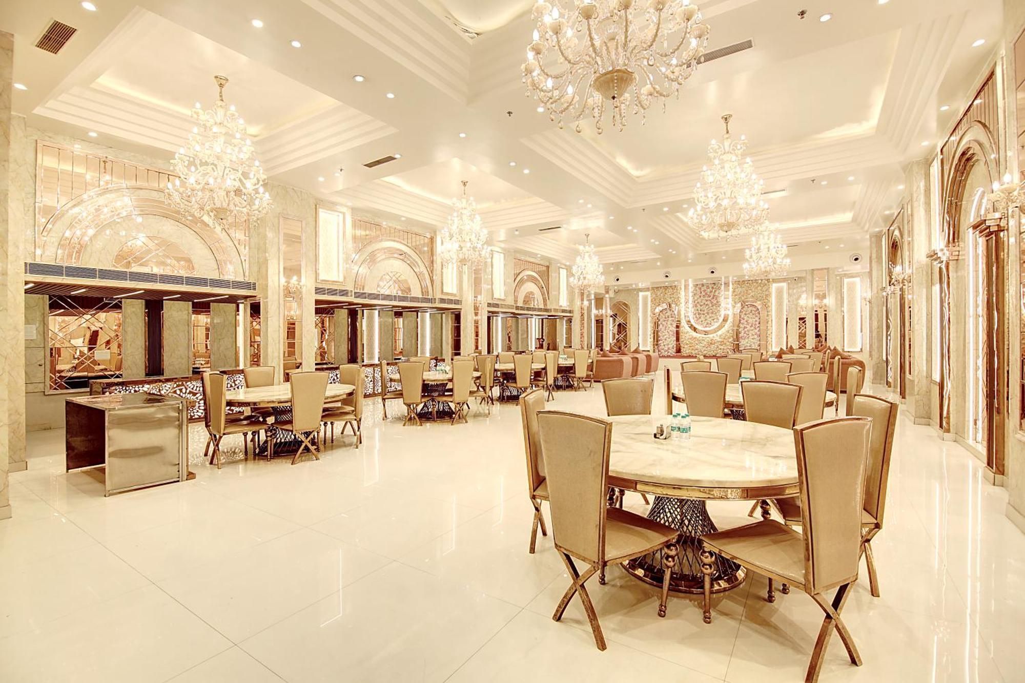Marks Hotel & Banquet Noida Bagian luar foto