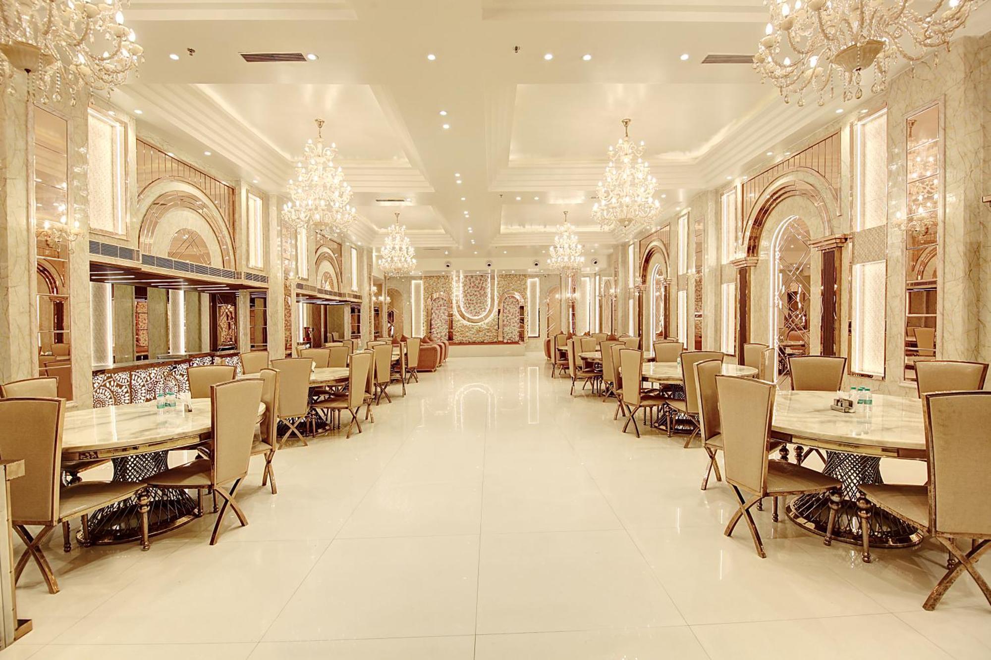 Marks Hotel & Banquet Noida Bagian luar foto